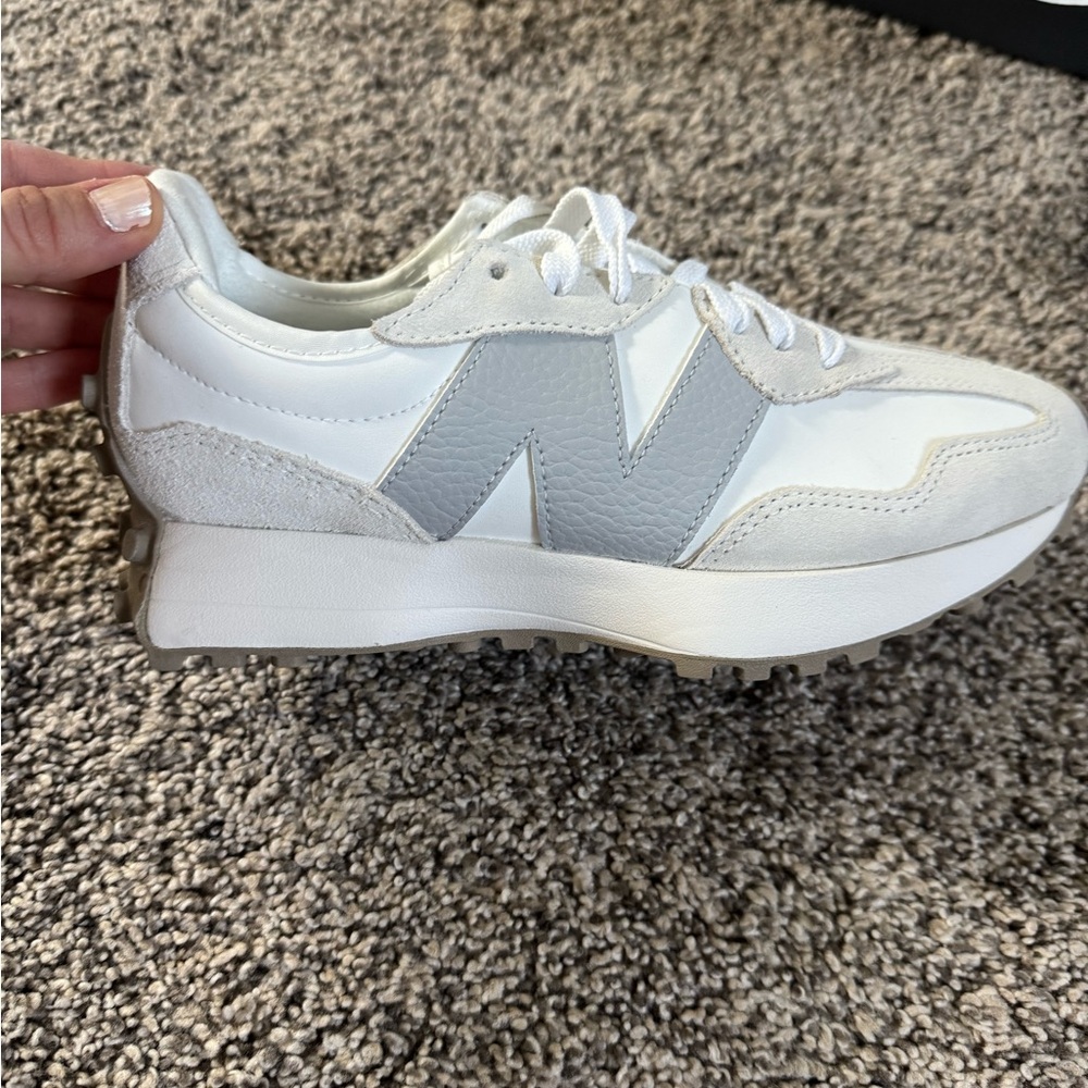 New Balance 327 - Picture 7 of 14